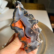 Load image into Gallery viewer, Rare found - Argentina red fox agate geode with UV reaction

