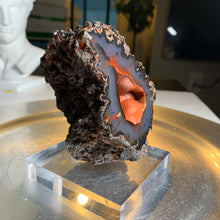 Load image into Gallery viewer, Rare - high quality Argentina red fox agate geode with UV reaction
