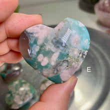 Load image into Gallery viewer, High quality - natural color green flower agate heart
