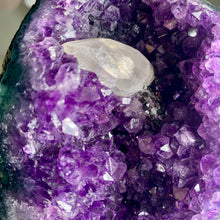 Load image into Gallery viewer, Rare - Uruguay amethyst geode with calcite and moss agate banding
