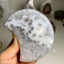 Load image into Gallery viewer, High quality - druzy agate moon from Brazil ( free stand)
