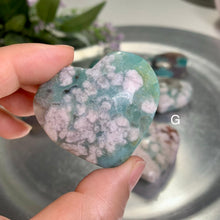 Load image into Gallery viewer, High quality - natural color green flower agate heart
