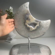 Load image into Gallery viewer, XL Cloud Cream Agate Moon Sculpture — Natural Crystal Slice on Stand
