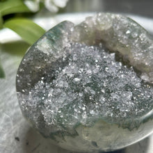 Load image into Gallery viewer, Top quality – Rainbow amethyst from Uruguay with natural moss agate skin &amp; sparkling druzy
