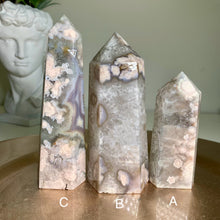 Load image into Gallery viewer, Rare - large size high quality green flower agate towers / points
