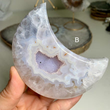 Load image into Gallery viewer, High quality - druzy agate moon from Brazil ( free stand)
