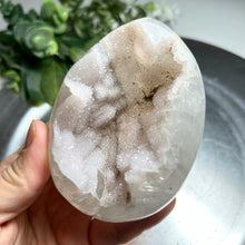 Load image into Gallery viewer, Unique – White &amp; beige Uruguay druzy amethyst geode with sparkling crystals
