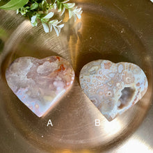 Load image into Gallery viewer, High quality - flower agate heart with druzy / druzy flower agate heart
