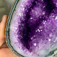 Load image into Gallery viewer, High quality - Uruguay amethyst geode with moss agate banding on skin
