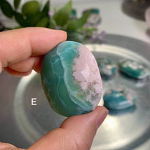 Load image into Gallery viewer, Top quality - natural color green flower agate palm stone
