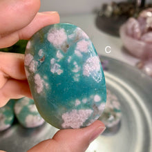 Load image into Gallery viewer, Top quality - natural color green flower agate palm stone
