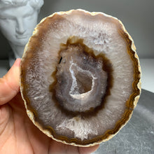 Load image into Gallery viewer, Top quality - Brazilian agate geode
