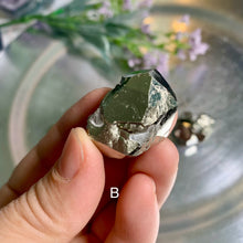 Load image into Gallery viewer, Rare - high quality pyrite from Colombia / Colombia pyrite cubes
