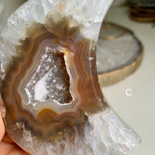 Load image into Gallery viewer, High quality - druzy agate moon from Brazil ( free stand)
