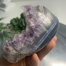 Load image into Gallery viewer, Rare - Top quality sugary druzy amethyst from Uruguay
