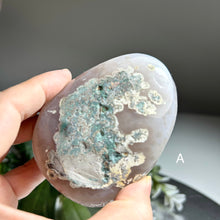 Load image into Gallery viewer, Top quality – Rainbow amethyst / lavender amethyst from Uruguay | Sparkly druzy surface
