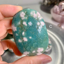 Load image into Gallery viewer, Top quality - natural color green flower agate palm stone
