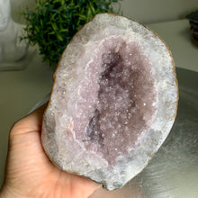 Load image into Gallery viewer, High quality - Uruguay sugary rainbow amethyst geode
