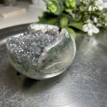 Load image into Gallery viewer, Top quality – Rainbow amethyst from Uruguay with natural moss agate skin &amp; sparkling druzy
