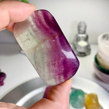 Load image into Gallery viewer, High quality - fluorite palm stone (blind pick)
