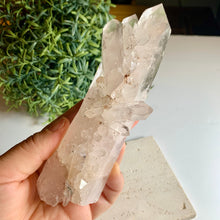 Load image into Gallery viewer, Twin Lemurian quartz 01
