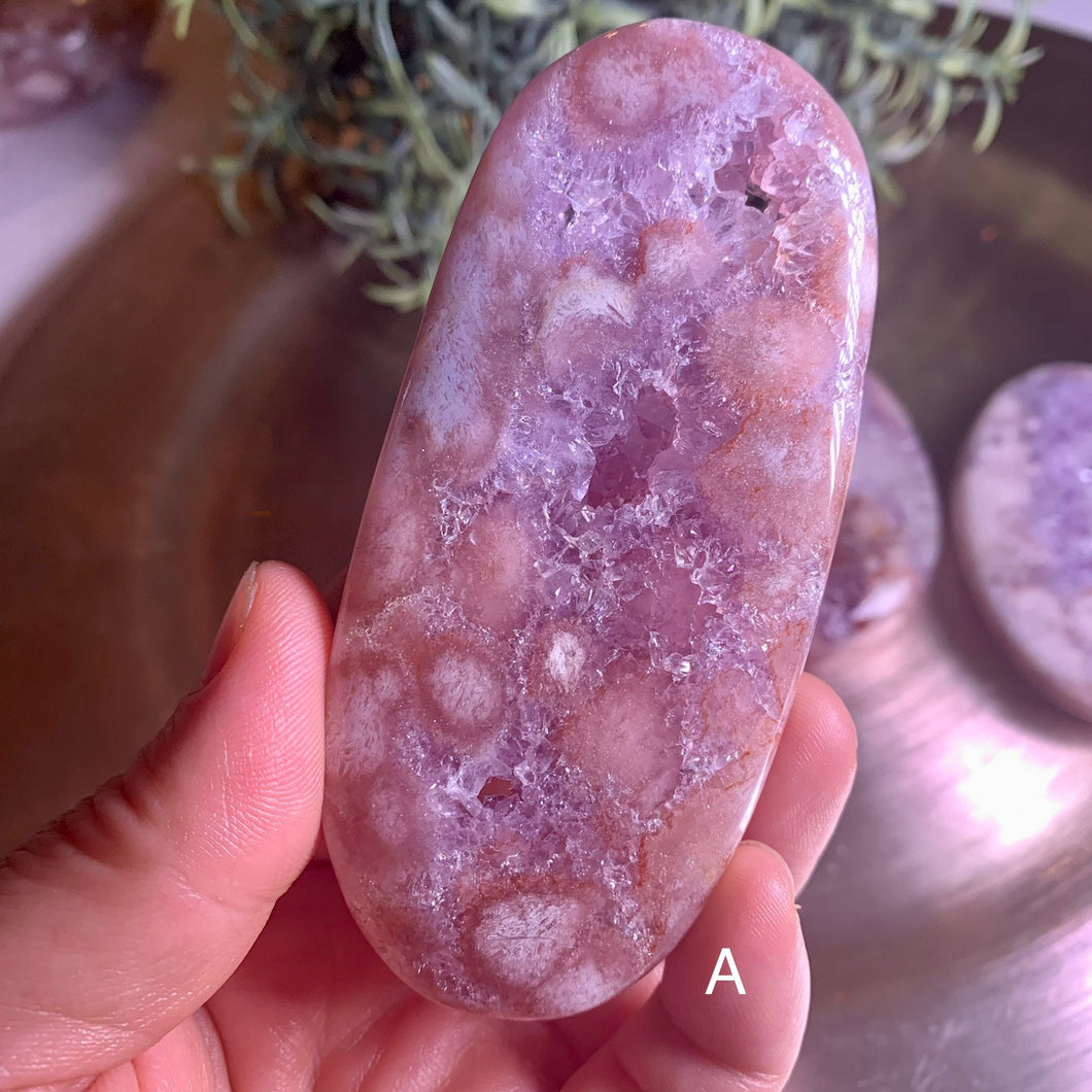 Top quality pink amethyst palm stone
